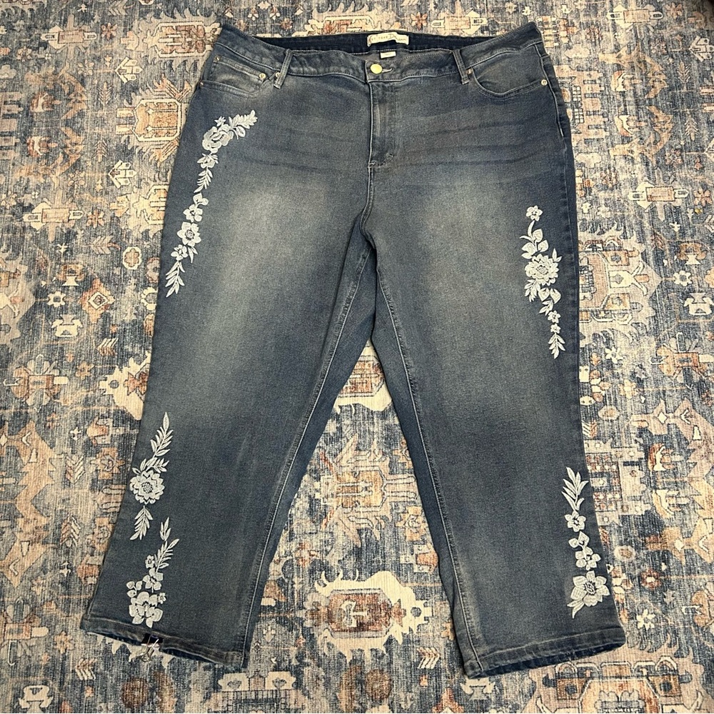 Embroidered Floral Denim Cropped Jeans